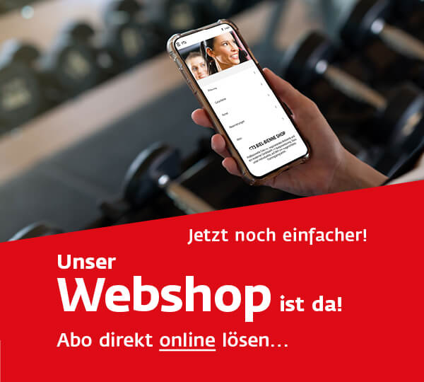 Eine Person hält ein Smartphone, das eine Webshop-Oberfläche anzeigt; im unscharfen Hintergrund sind Fitnessgeräte wie Hanteln zu sehen. Text auf Deutsch wirbt für einen Online-Shop.