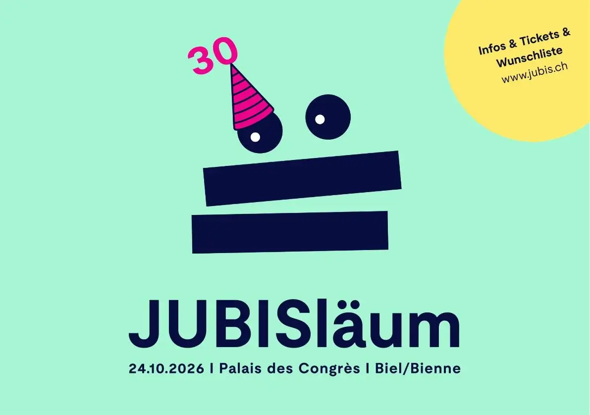 Minimalistische Grafik mit zwei schwarzen Punkten und Linien, die so angeordnet sind, dass sie ein Gesicht bilden. Über dem linken Punkt befindet sich ein rosa Partyhut mit der Zahl 30. Text: „JUBISläum“ und Veranstaltungsinformationen für den 24.10.2026 in Biel/Bienne.